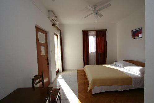 Apartments Gordana Трогир Экстерьер фото